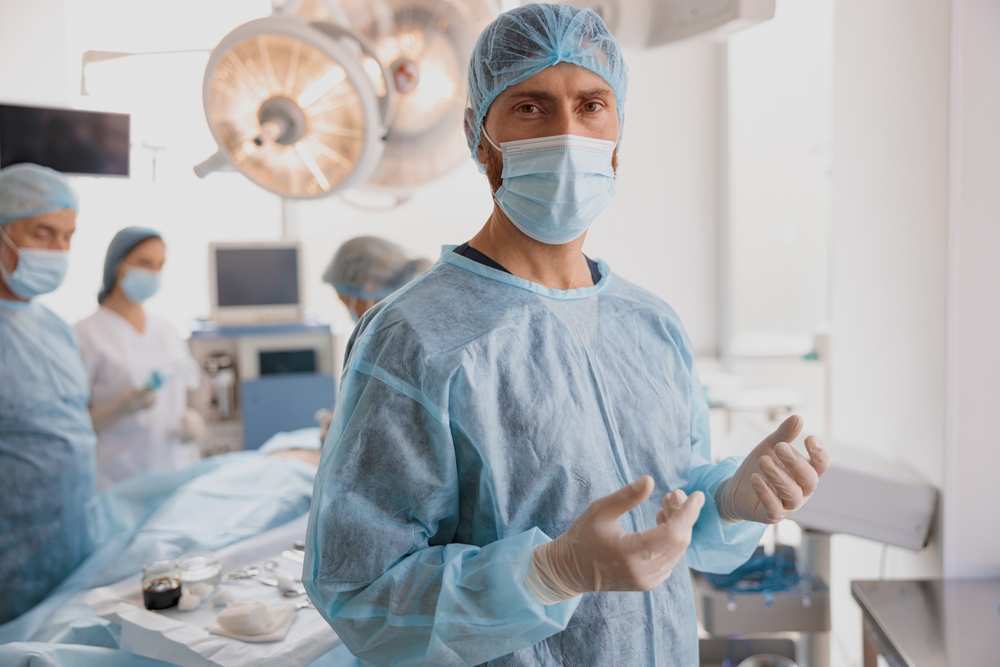 ¿Cómo elegir al cirujano ideal para ti?